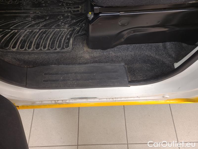  Nissan  NV200  (2009) e- Maxi Voltia 6m3 AT #15