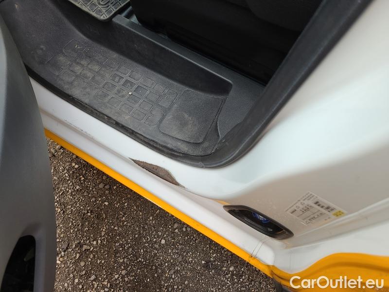  Peugeot  Expert  LCV (2016) Exp.2.0HDi 120 Premium L3H1 4d #2