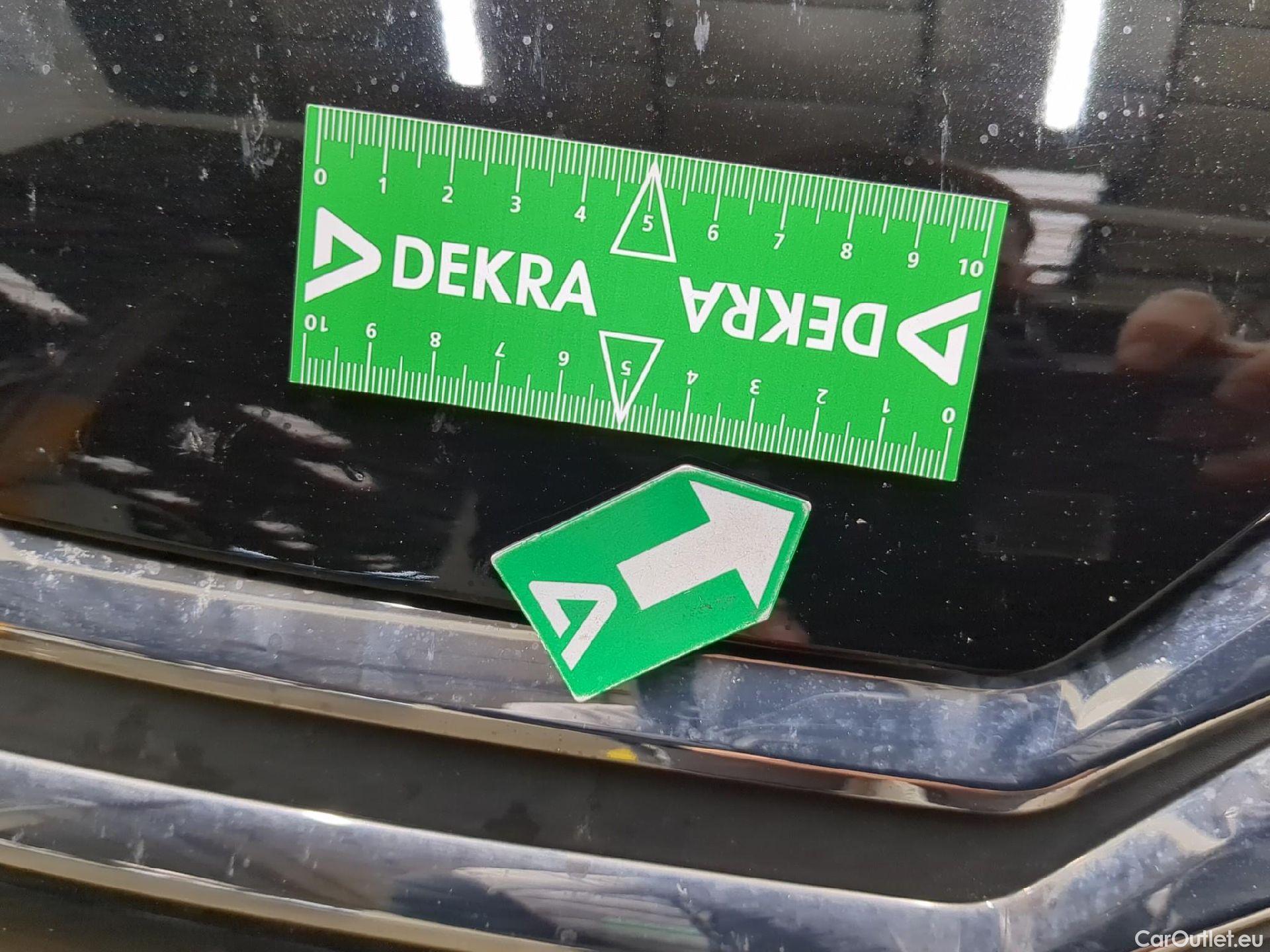  Citroen  C4 CITROEN  X / 2022 / 4P / Berline PureTech 130 S&S EAT8 Feel Pack #24