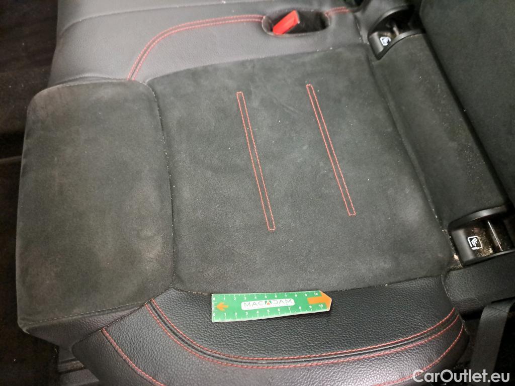  Mercedes  GLB MERCEDES-BENZ  / 2019 / 5P / SUV  220 d AMG Line 4Matic #35