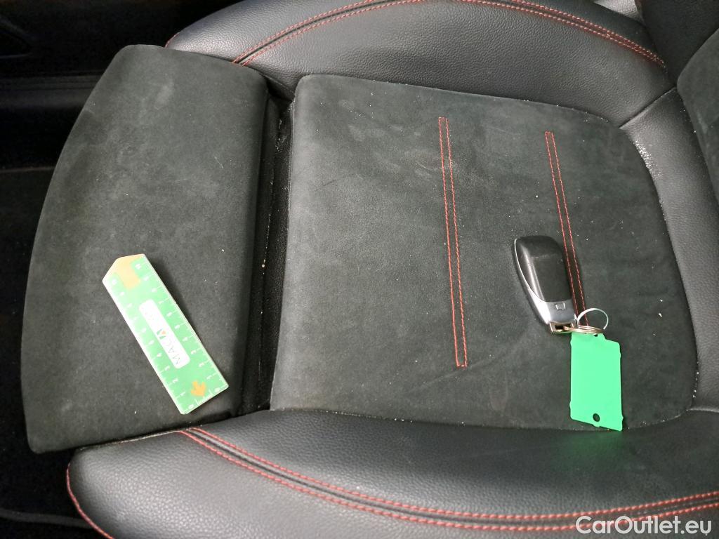  Mercedes  GLB MERCEDES-BENZ  / 2019 / 5P / SUV  220 d AMG Line 4Matic #33