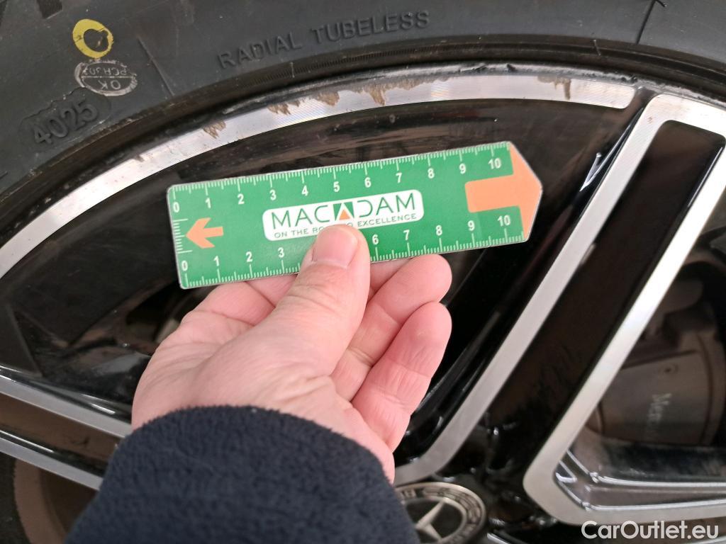  Mercedes  GLB MERCEDES-BENZ  / 2019 / 5P / SUV  220 d AMG Line 4Matic #26