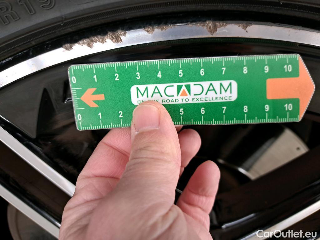  Mercedes  GLB MERCEDES-BENZ  / 2019 / 5P / SUV  220 d AMG Line 4Matic #21