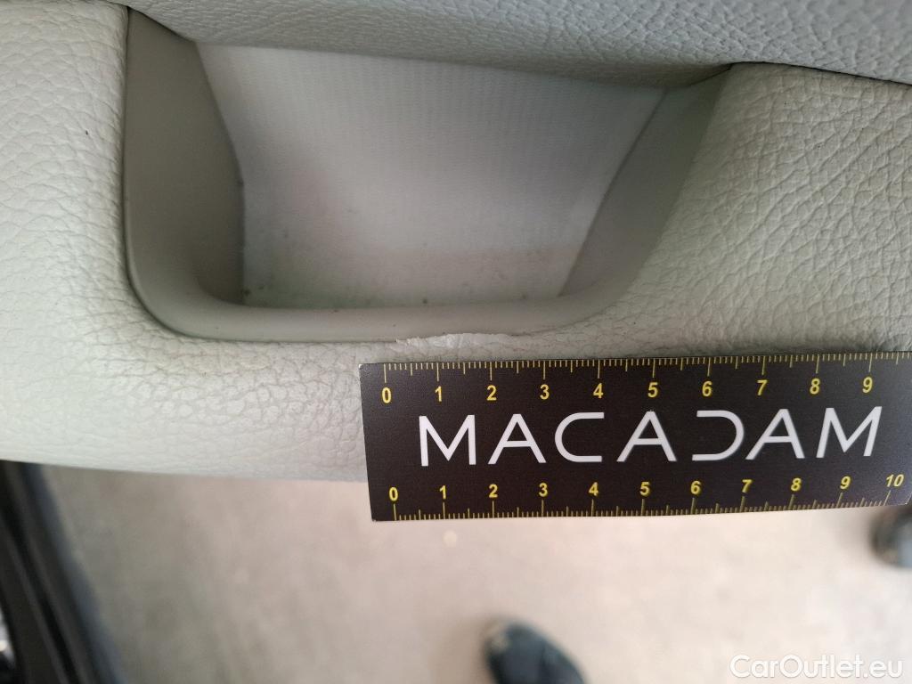  Volvo  XC60 VOLVO  / 2021 / 5P / SUV B4 197 Geartronic 8 Momentum Business #24