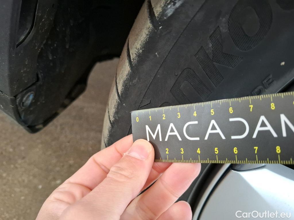  Tesla  Model Y TESLA  2021 5P  SUV RWD #18