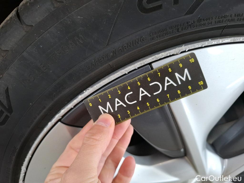  Tesla  Model Y TESLA  2021 5P  SUV RWD #46