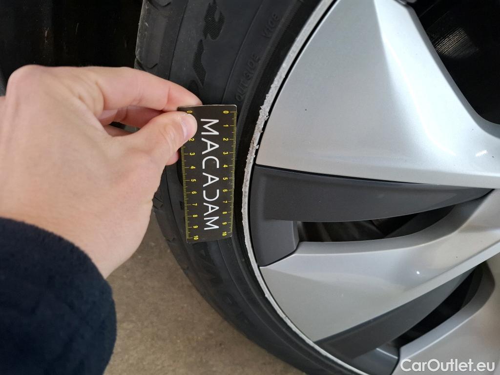  Tesla  Model Y TESLA  2021 5P  SUV RWD #47