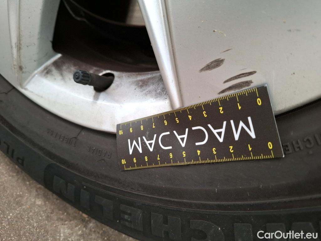  Volvo  XC60 VOLVO  / 2021 / 5P / SUV B4 197 Geartronic 8 Momentum Business #54