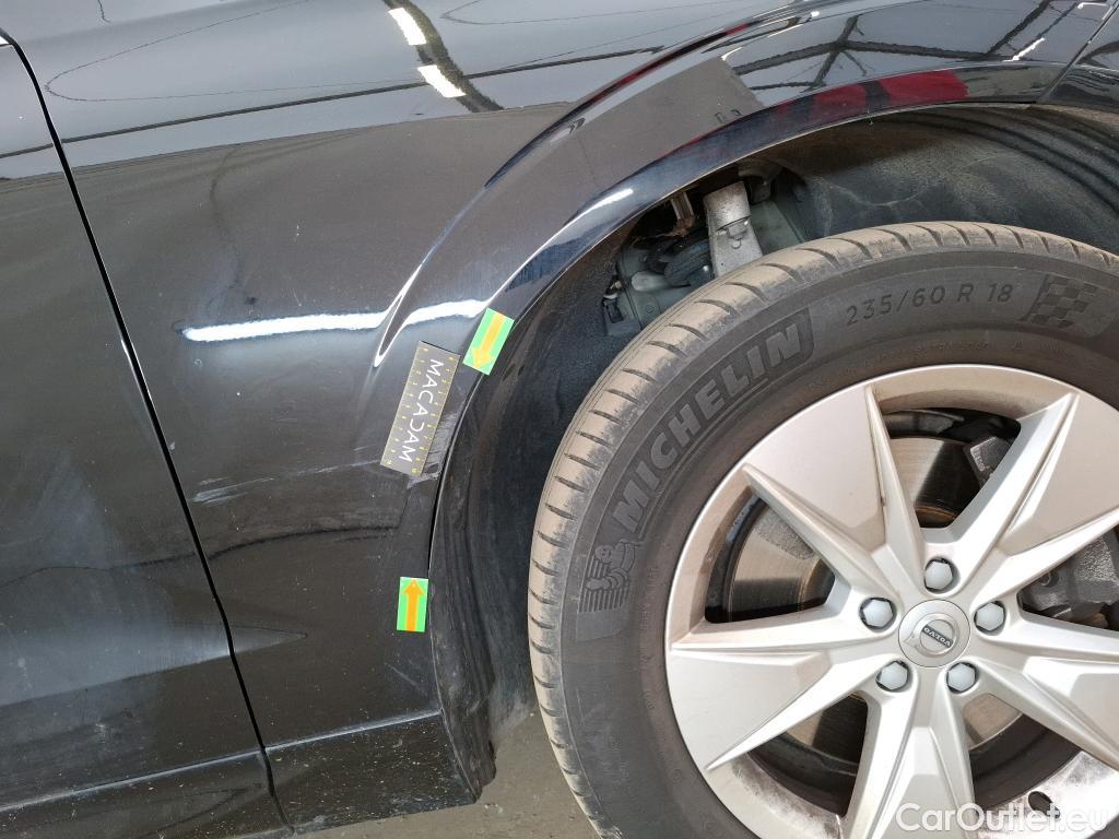  Volvo  XC60 VOLVO  / 2021 / 5P / SUV B4 197 Geartronic 8 Momentum Business #51