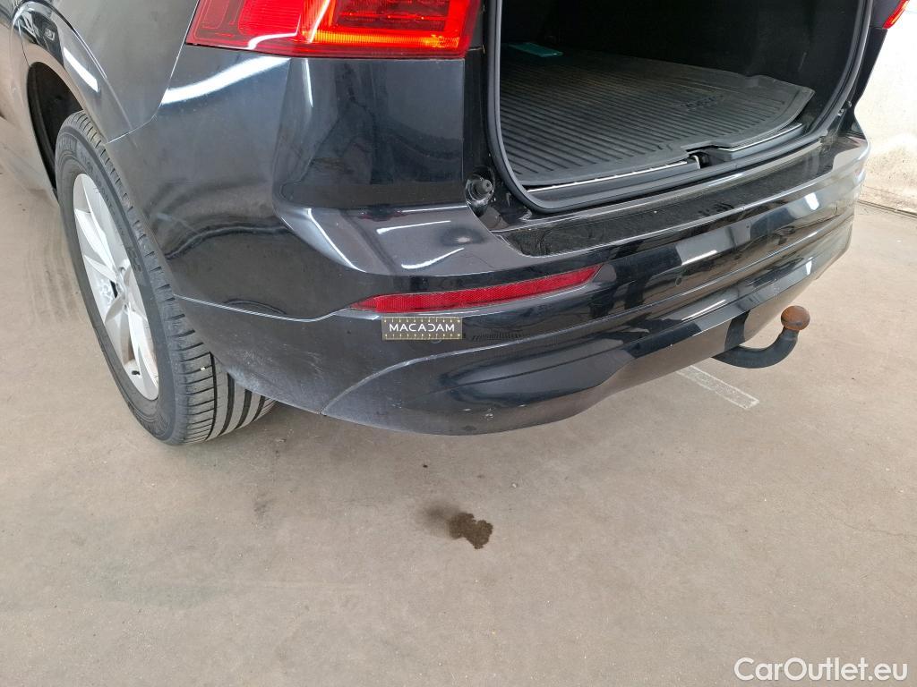 Volvo  XC60 VOLVO  / 2021 / 5P / SUV B4 197 Geartronic 8 Momentum Business #28