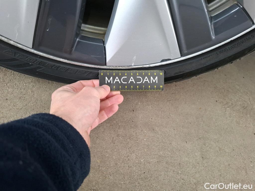  Tesla  Model Y TESLA  2021 5P  SUV RWD #7