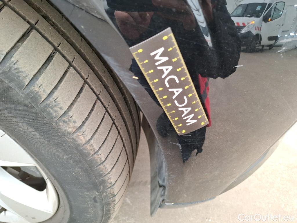  Volvo  XC60 VOLVO  / 2021 / 5P / SUV B4 197 Geartronic 8 Momentum Business #65