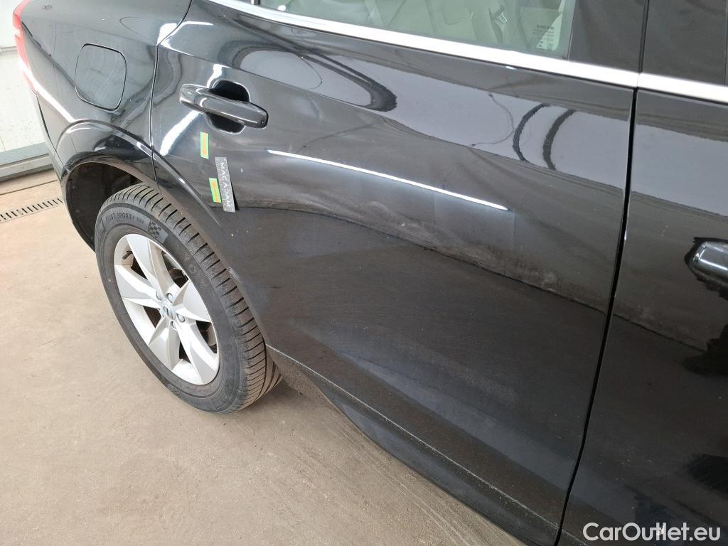  Volvo  XC60 VOLVO  / 2021 / 5P / SUV B4 197 Geartronic 8 Momentum Business #25