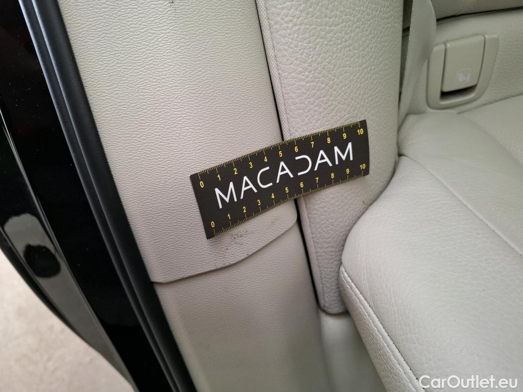  Volvo  XC60 VOLVO  / 2021 / 5P / SUV B4 197 Geartronic 8 Momentum Business #37