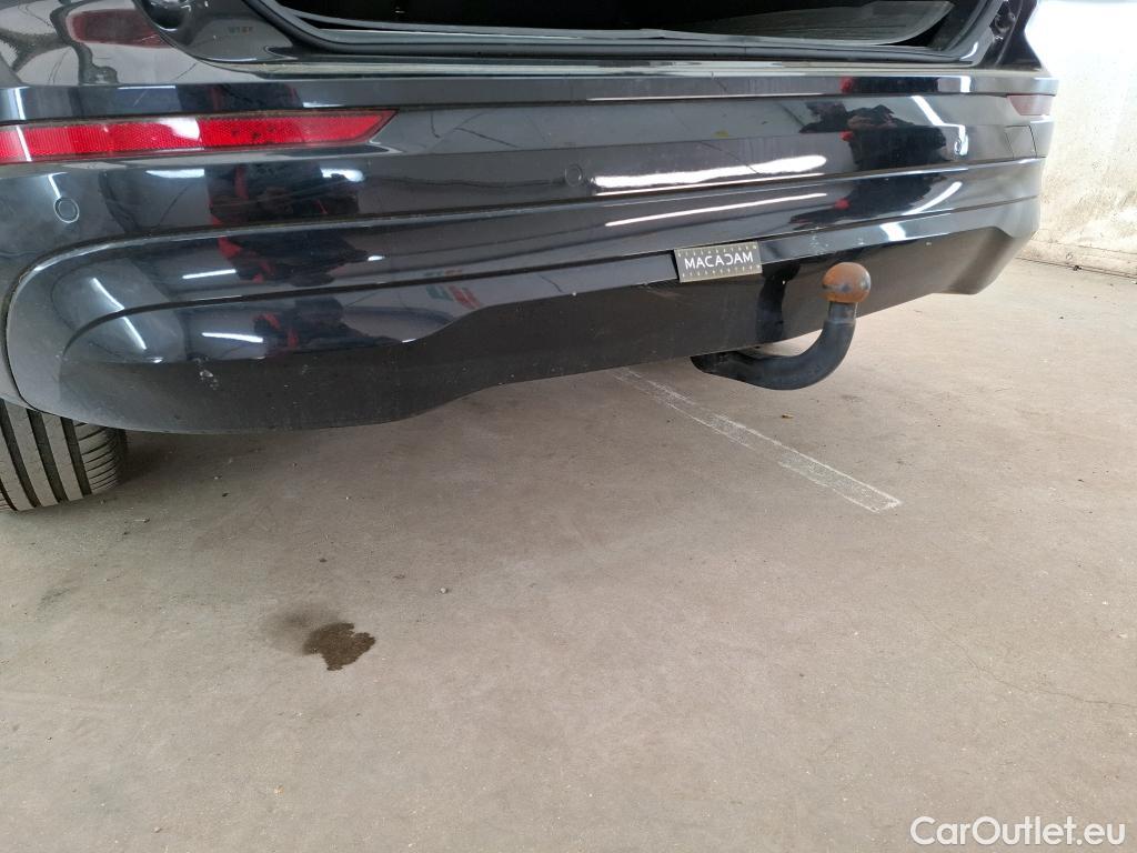  Volvo  XC60 VOLVO  / 2021 / 5P / SUV B4 197 Geartronic 8 Momentum Business #1