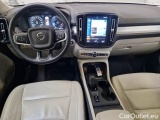  Volvo  XC 40 VOLVO XC40 / 2017 / 5P / SUV T2 AUTOMATICO MOMENTUM PRO #3