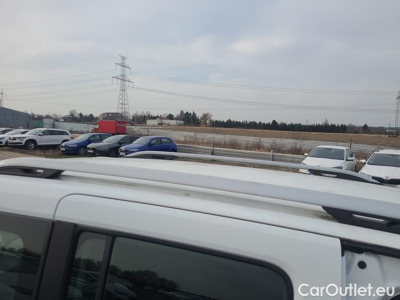  Peugeot  RIFTER   (06.2018->)  1.5BHDi 130 Allure #27