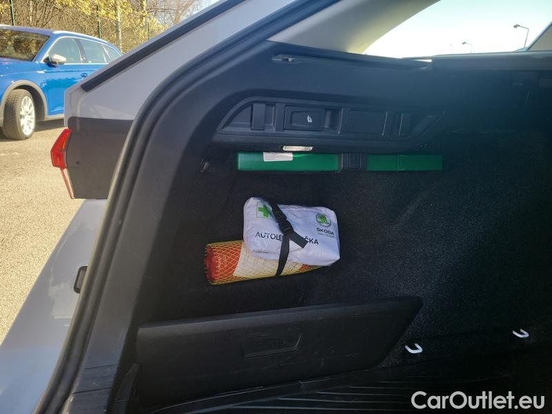  Skoda  Octavia  Combi (NX3)(2020) Oct.Combi 1.5TSI 110 Style #4