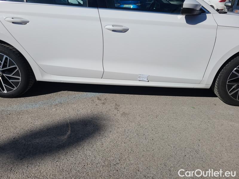  Skoda  Octavia  Combi (NX3)(2020) Oct.Combi 1.5TSI 110 Style #36