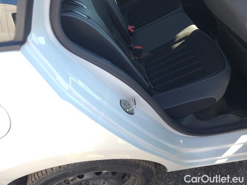  Skoda  Fabia  Combi (2015)  Com.1.0TSI 70 Style #31