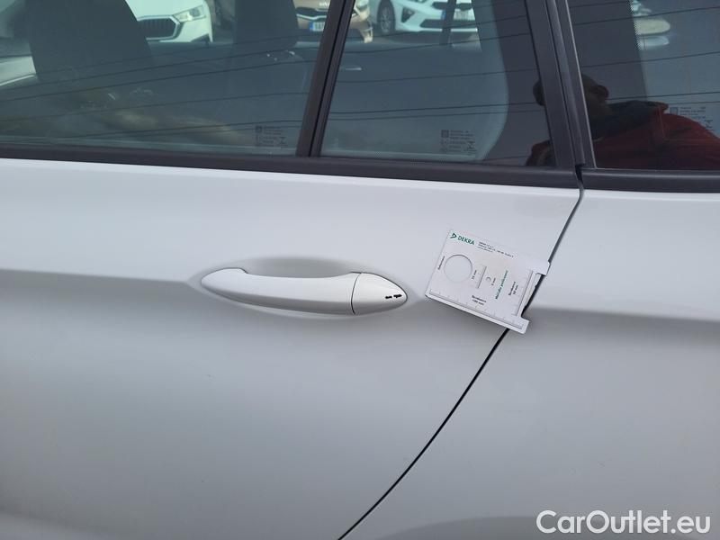  Opel  Astra  SportsTourer (2022) ST 1.5CDTi 77 Edition 5d #9