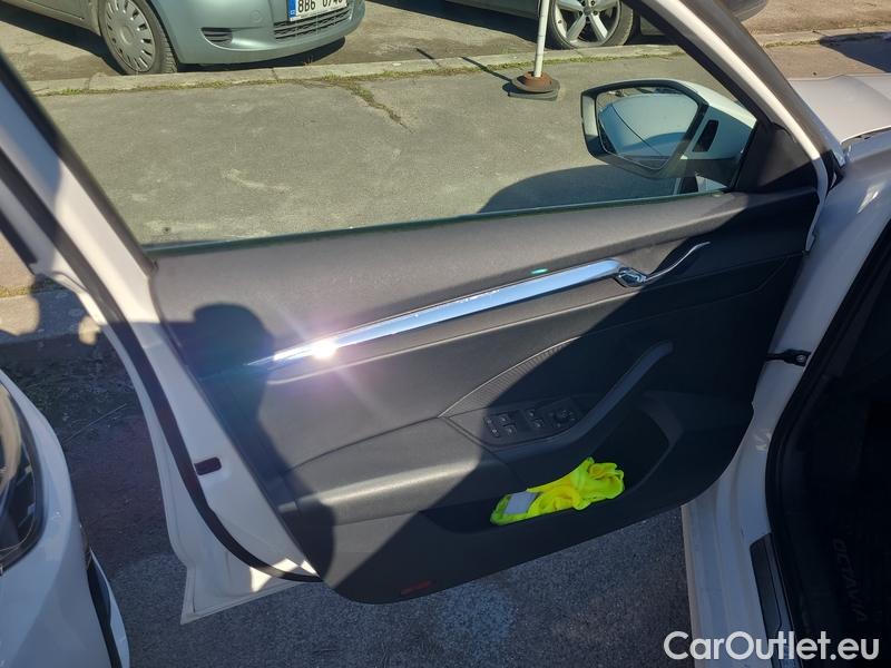  Skoda  Octavia  Combi (NX3)(2020) Oct.Combi 1.5TSI 110 Style #20