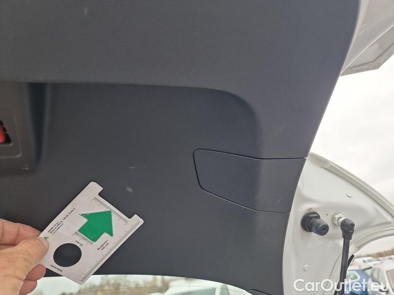  Volkswagen  Golf  VIII (CD1) (2019) 1.0TSI 81 5d #5