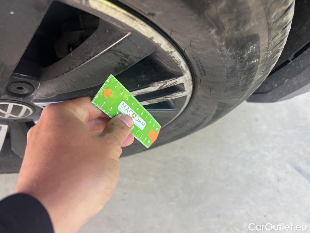  Volkswagen  Tiguan VOLKSWAGEN  / 2020 / 5P / todoterreno Life 2.0 TDI 110kW (150CV) DSG #9