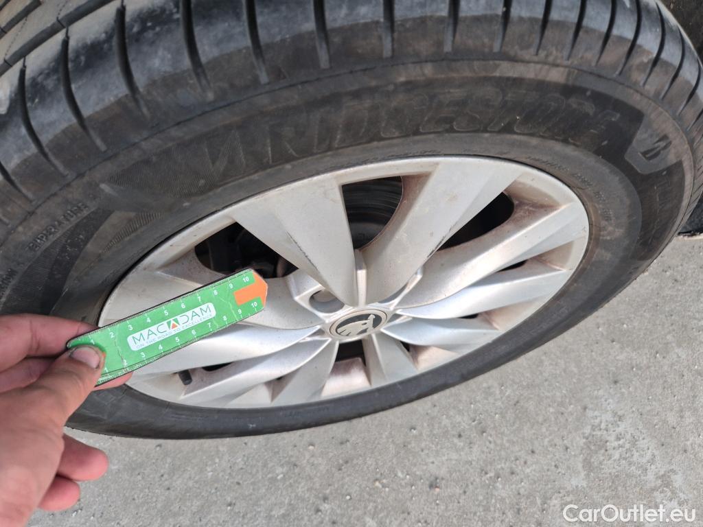  Skoda  KAMIQ SKODA  1.0 TSI 81kW (110CV) DSG Ambition #27