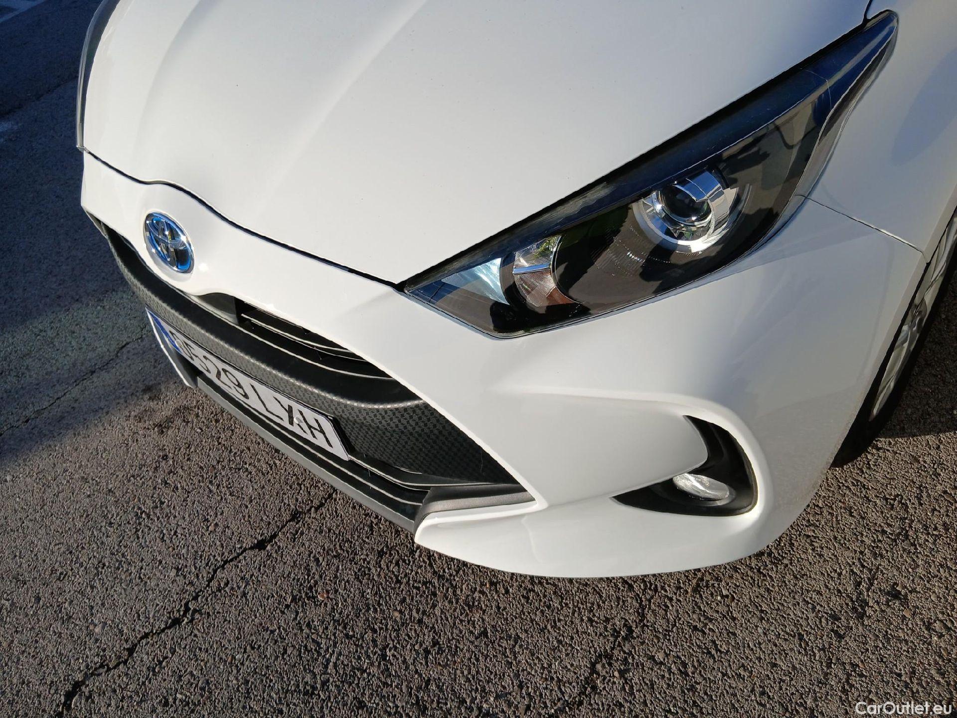  Toyota  Yaris TOYOTA  / 2020 / 5P / berlina con portón 1.5 120H Active Tech #5