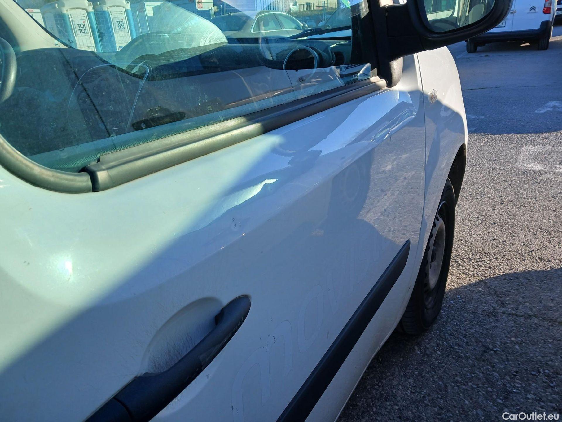  Renault  Kangoo RENAULT  Furgón/2013/3P/furgón derivado de turismo Profesional dCi 55 kW (75 CV) #25