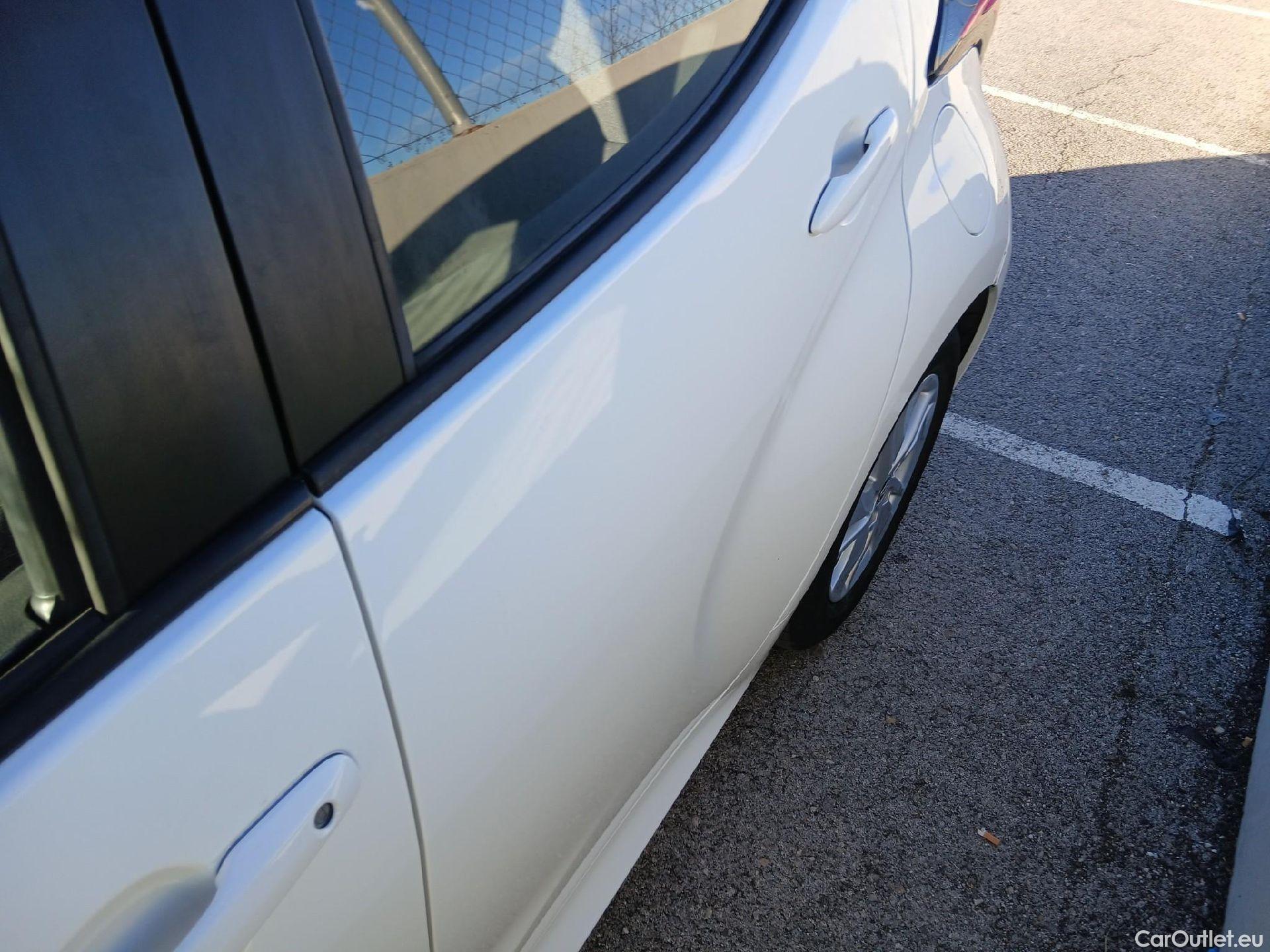  Toyota  Yaris TOYOTA  / 2020 / 5P / berlina con portón 1.5 120H Active Tech #11