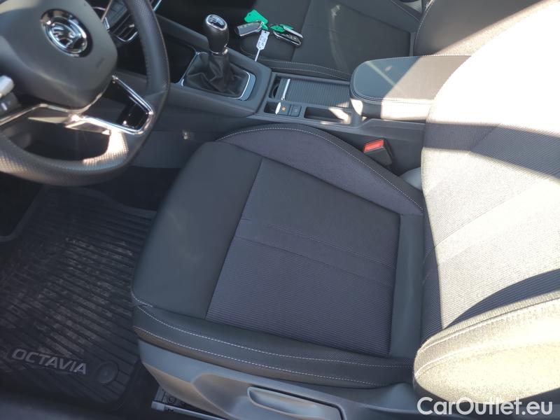  Skoda  Octavia  Combi (NX3)(2020) Oct.Combi 2.0TDI 85 Style #15