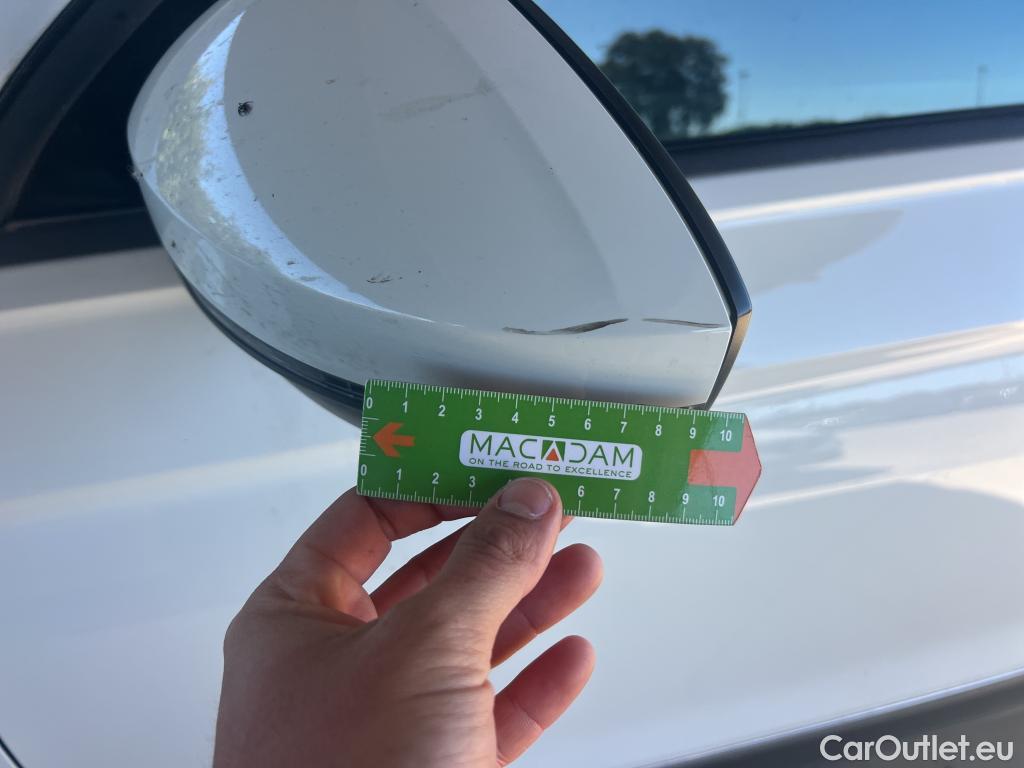  Volkswagen  Tiguan VOLKSWAGEN  / 2020 / 5P / todoterreno Life 2.0 TDI 110kW (150CV) DSG #30