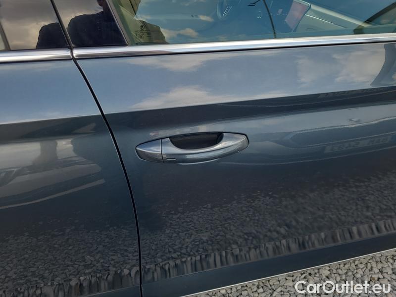  Skoda  Superb  Combi (3V5)(2015) Sup.C.FL2.0TSI 200  L&K 4x4 AT #38