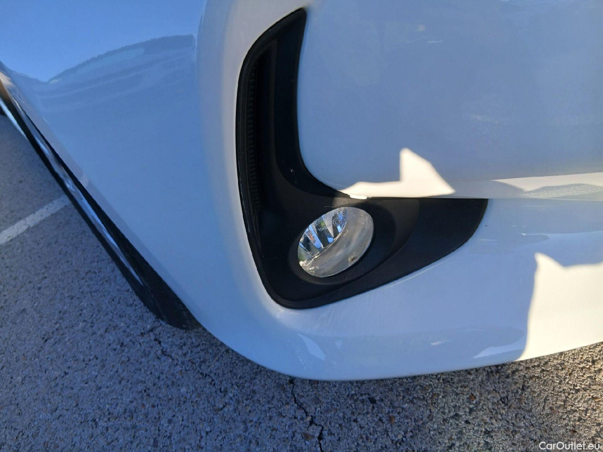  Toyota  Yaris TOYOTA  / 2020 / 5P / berlina con portón 1.5 120H Active Tech #3