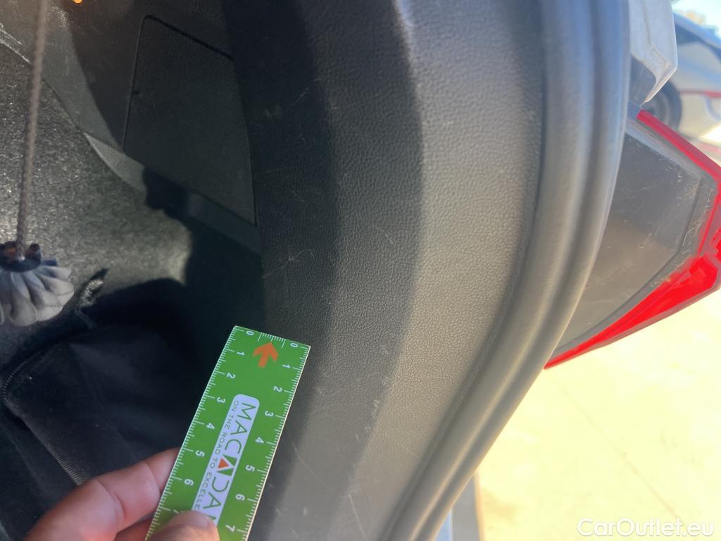  Volkswagen  Tiguan VOLKSWAGEN  / 2020 / 5P / todoterreno Life 2.0 TDI 110kW (150CV) DSG #19