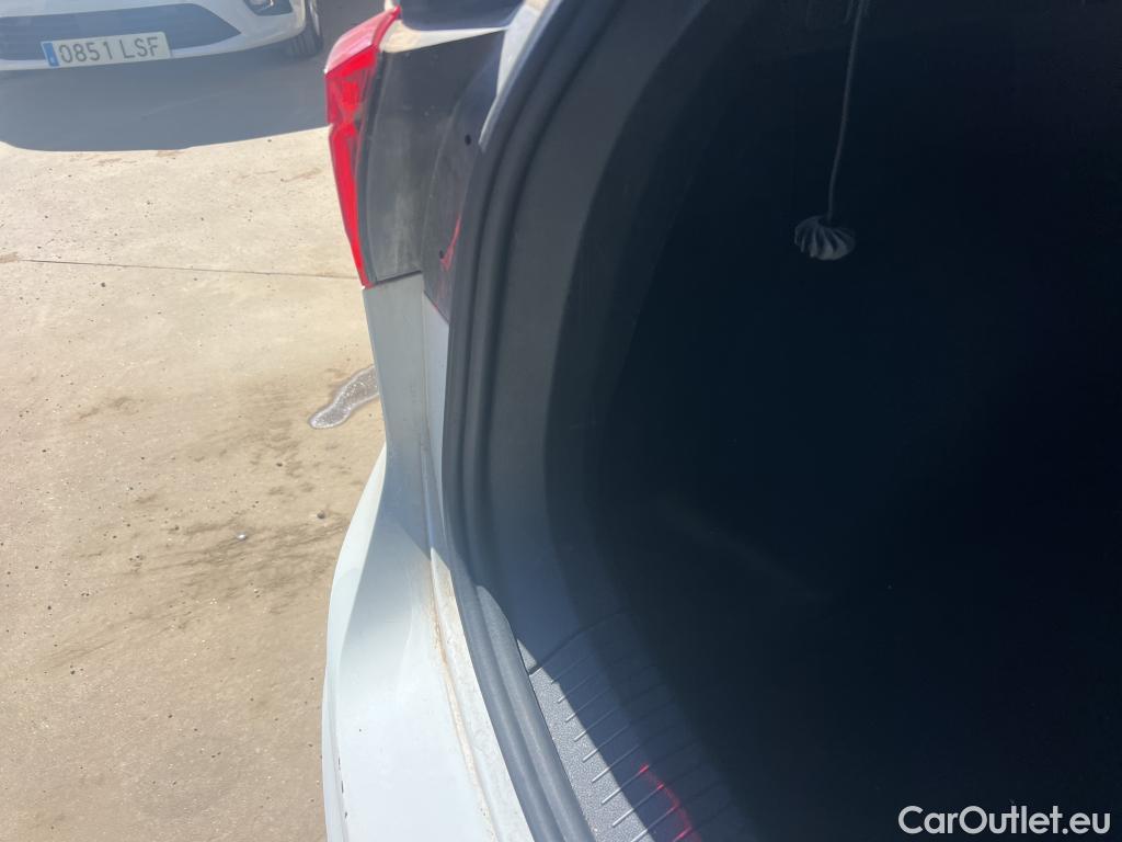  Volkswagen  Tiguan VOLKSWAGEN  / 2020 / 5P / todoterreno Life 2.0 TDI 110kW (150CV) DSG #16