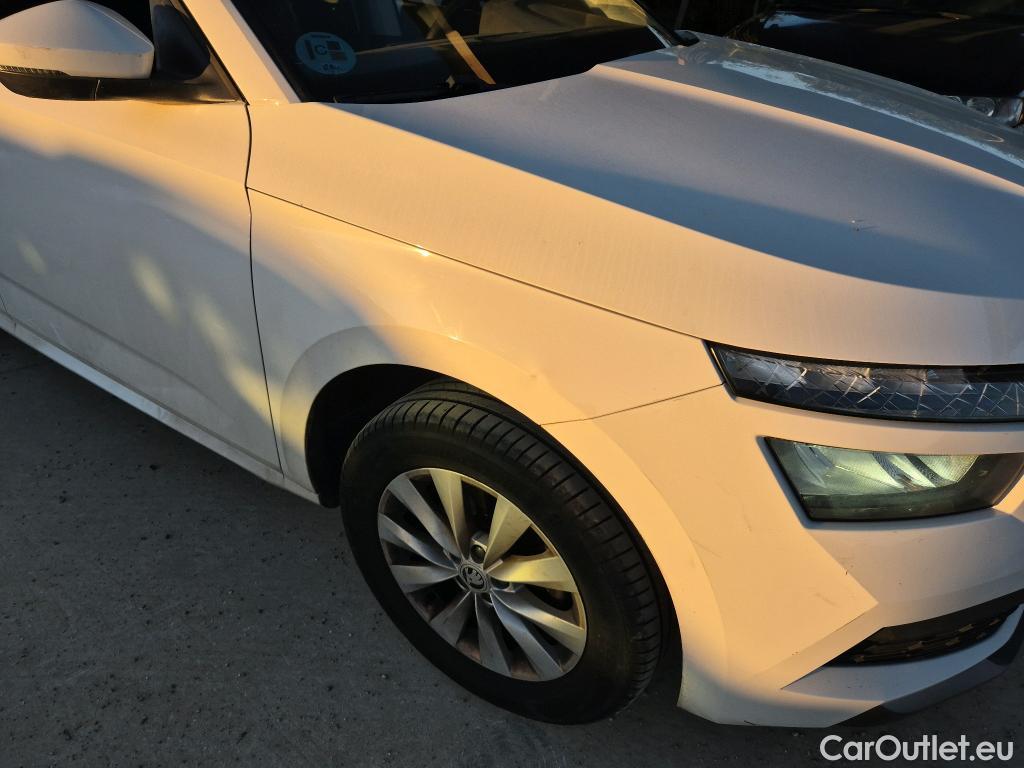  Skoda  KAMIQ SKODA  1.0 TSI 81kW (110CV) DSG Ambition #5