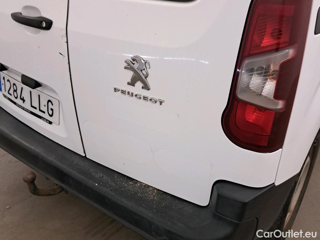  Peugeot  Partner PEUGEOT  / 2018 / 3P / furgón derivado de turismo Pro Standard 1000kg BlueHDi 73kW #26