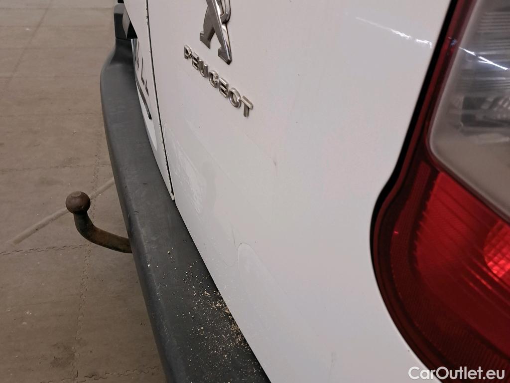  Peugeot  Partner PEUGEOT  / 2018 / 3P / furgón derivado de turismo Pro Standard 1000kg BlueHDi 73kW #27