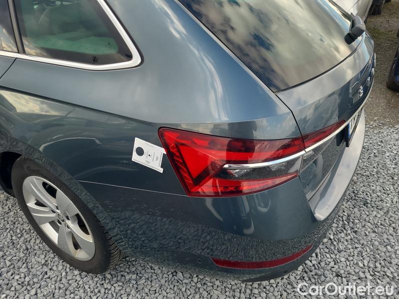  Skoda  Superb  Combi (3V5)(2015) Sup.C.FL2.0TSI 200  L&K 4x4 AT #23