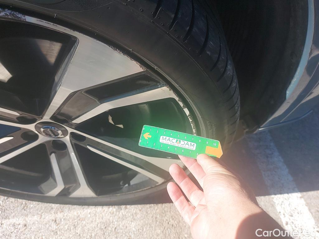  Volvo  XC90 VOLVO  / 2019 / 5P / todoterreno 2.0 T8 AWD Recharge R-Design Auto #17