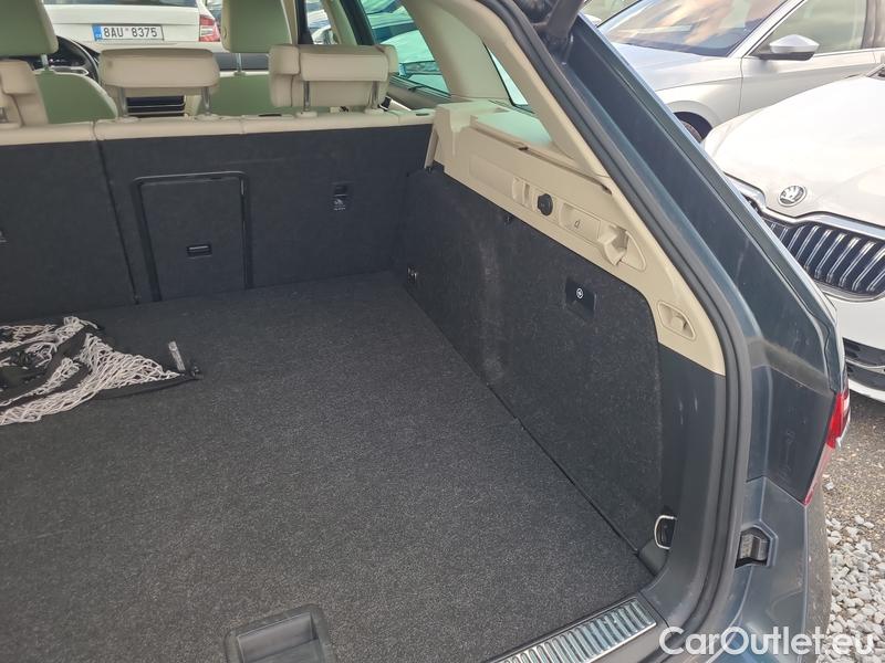  Skoda  Superb  Combi (3V5)(2015) Sup.C.FL2.0TSI 200  L&K 4x4 AT #27