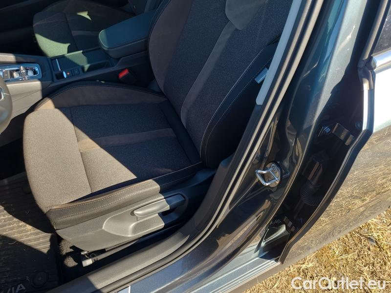  Skoda  Octavia  Combi (NX3)(2020) Oct.C.2.0TDI 110 4x4 Scout AT #13