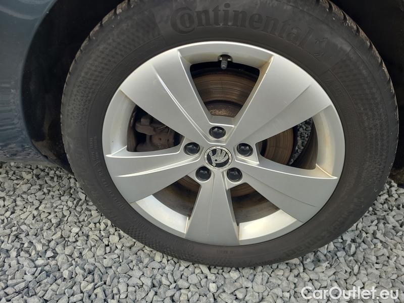  Skoda  Superb  Combi (3V5)(2015) Sup.C.FL2.0TSI 200  L&K 4x4 AT #20