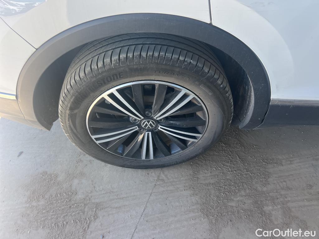  Volkswagen  Tiguan VOLKSWAGEN  / 2020 / 5P / todoterreno Life 2.0 TDI 110kW (150CV) DSG #10