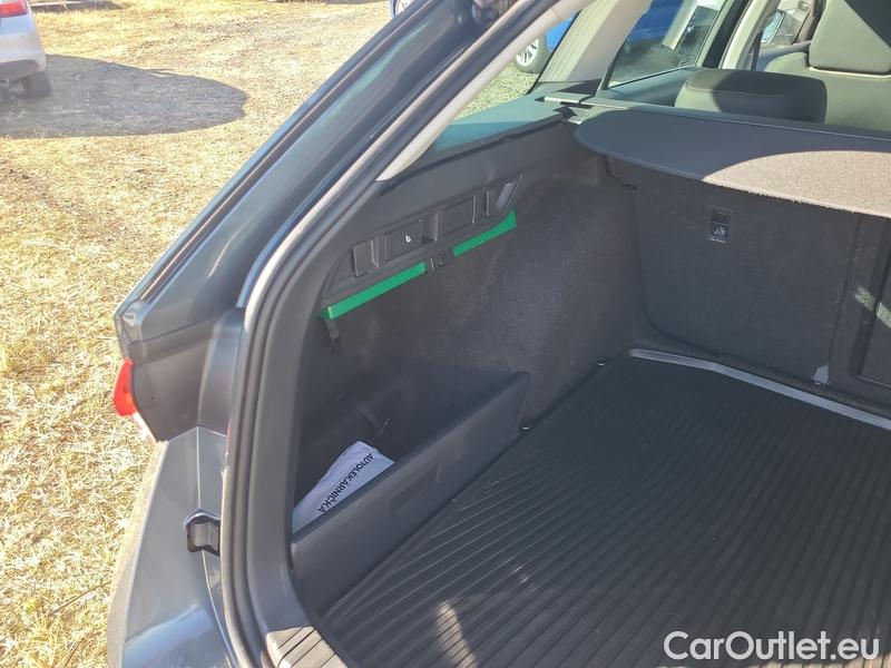  Skoda  Octavia  Combi (NX3)(2020) Oct.C.2.0TDI 110 4x4 Scout AT #22