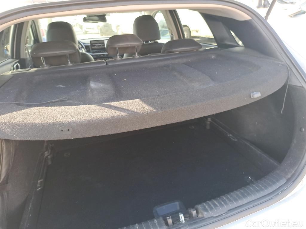  KIA  Cee'd KIA Ceed / 2021 / 5P / berlina con portón 1.0 T-GDi 88kW (120CV) Tech #26