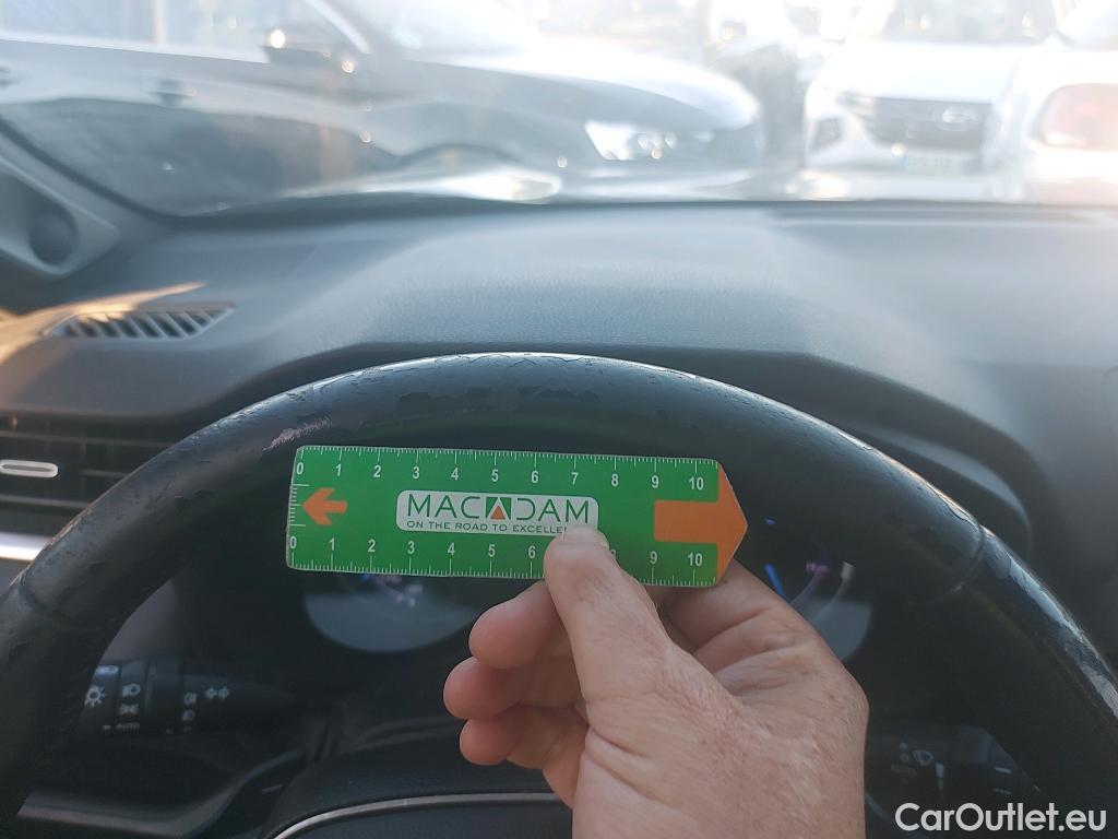  Toyota  RAV4 TOYOTA  / 2018 / 5P / todoterreno 2.5l Feel! #16